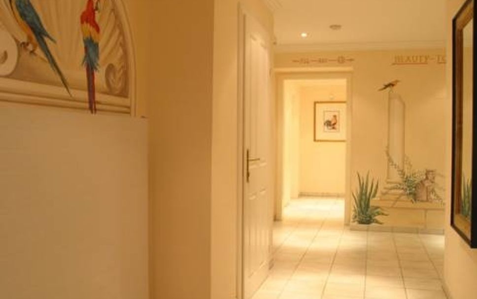 hallway Gambar