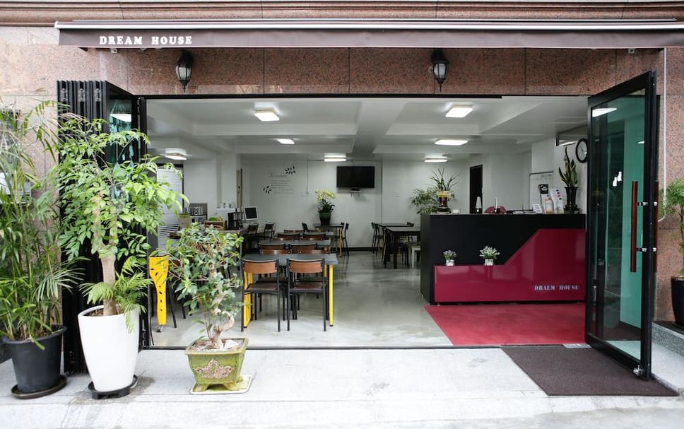 Meja Penyambut Tetamu Gambar