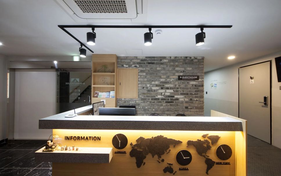 Meja Penyambut Tetamu Gambar