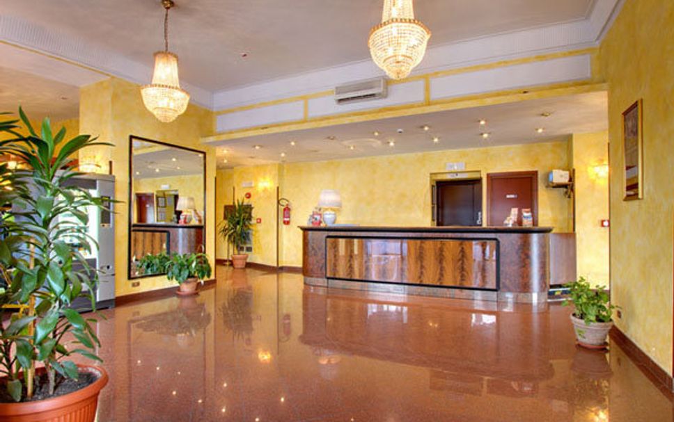 Meja Penyambut Tetamu Gambar