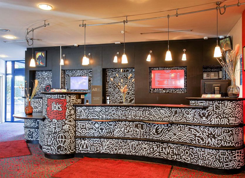 Meja Penyambut Tetamu Gambar