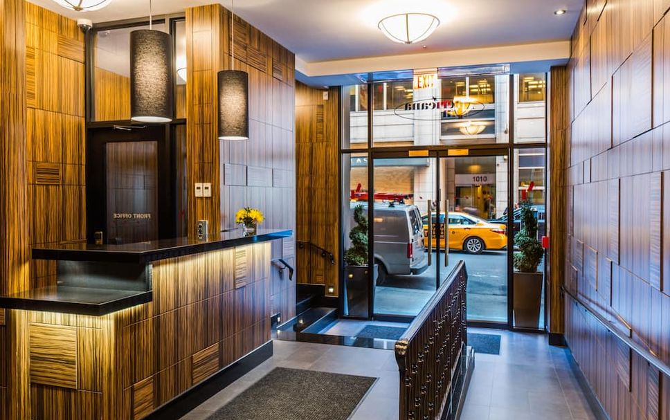 Meja Penyambut Tetamu Gambar