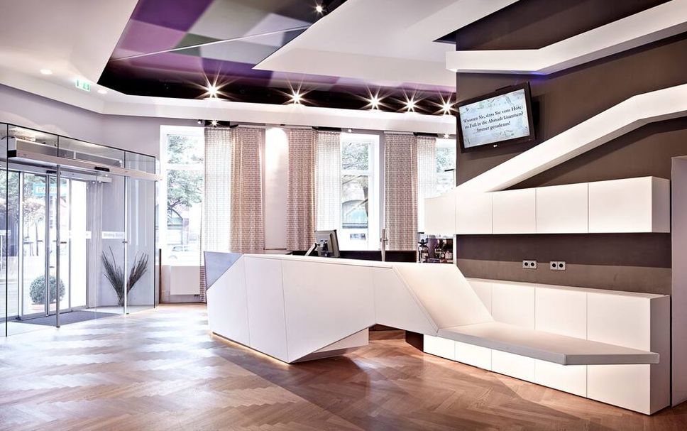 Meja Penyambut Tetamu Gambar