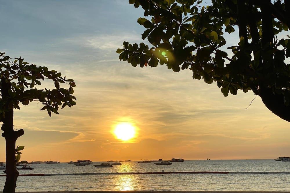 Pemandangan luar