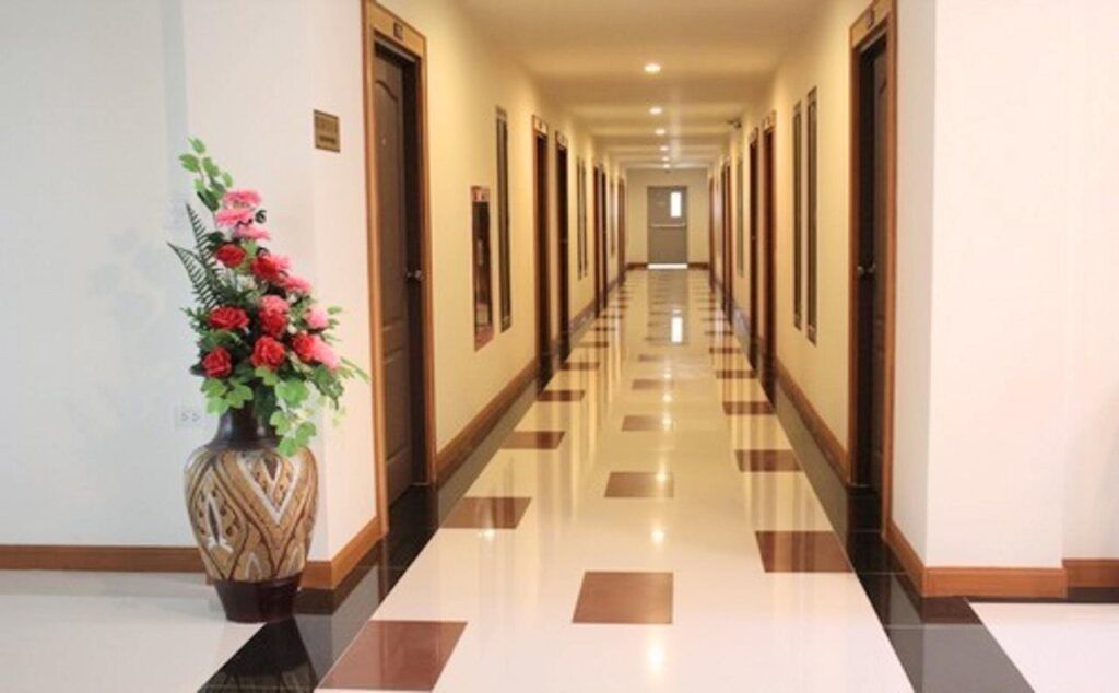 hallway Gambar