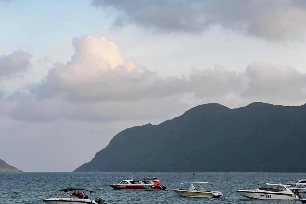 Pemandangan luar