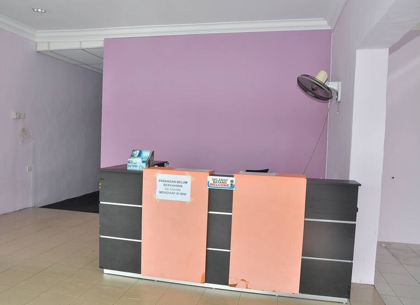 Meja Penyambut Tetamu Gambar