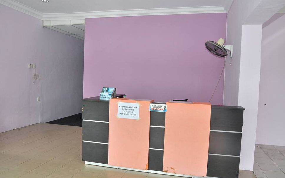 Meja Penyambut Tetamu Gambar