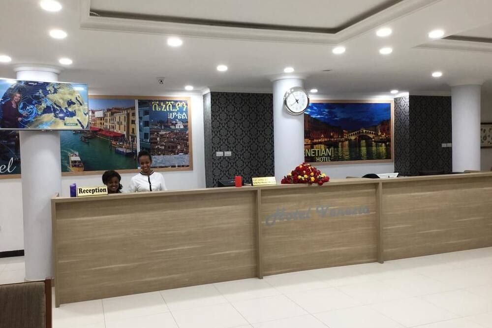 Meja Penyambut Tetamu Gambar