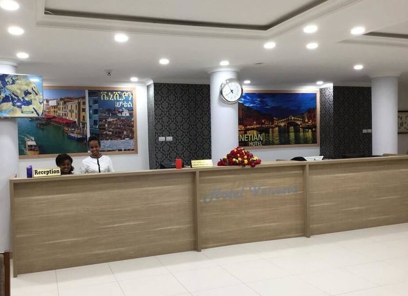 Meja Penyambut Tetamu Gambar