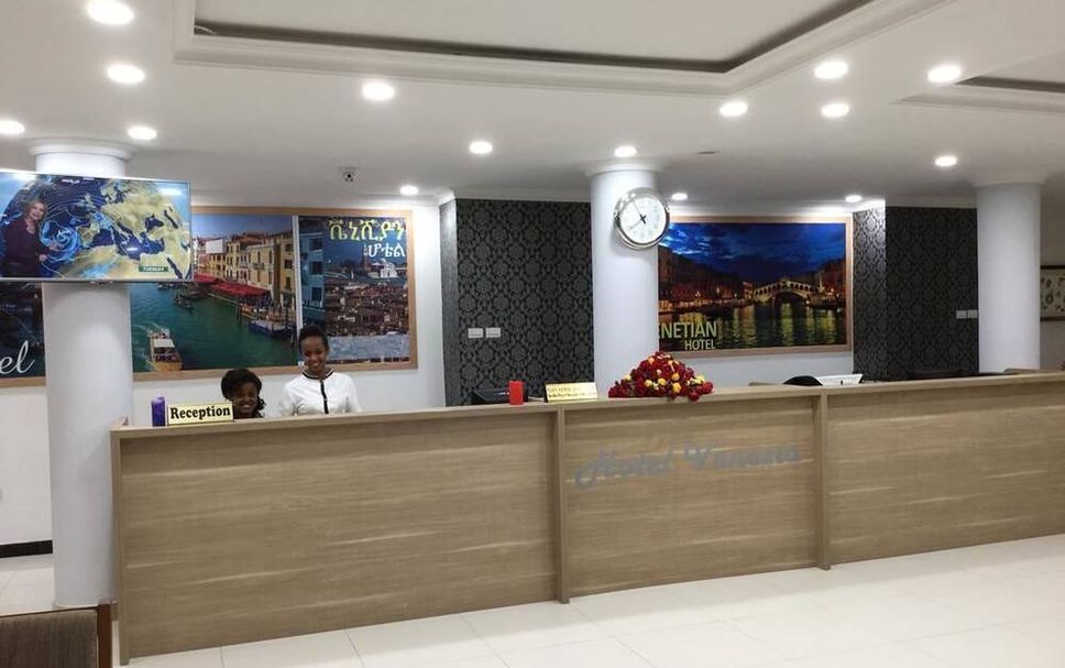Meja Penyambut Tetamu Gambar