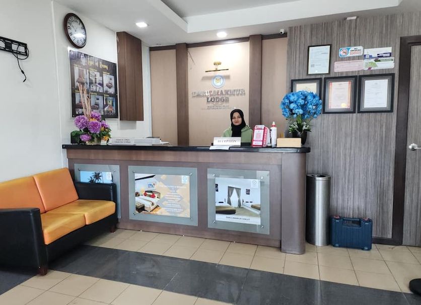 Meja Penyambut Tetamu Gambar