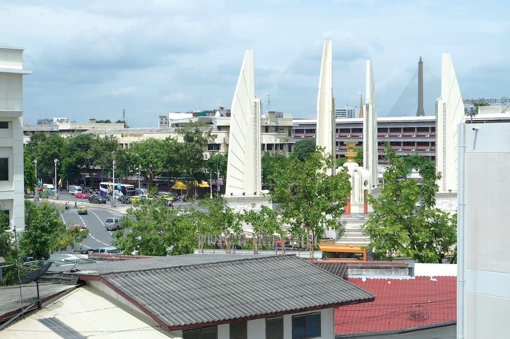 Pemandangan luar