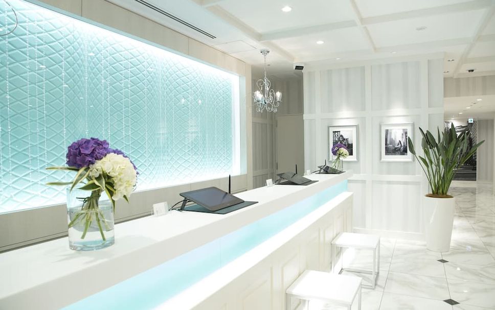 Meja Penyambut Tetamu Gambar