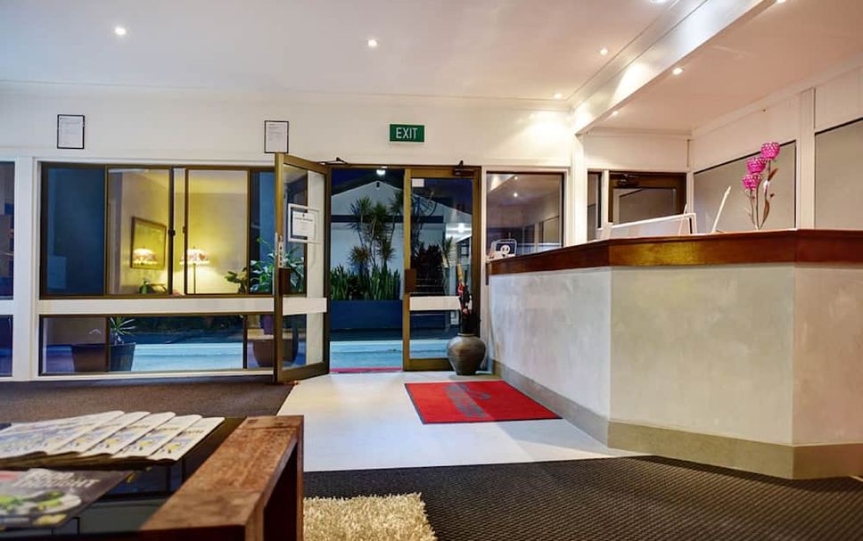 Meja Penyambut Tetamu Gambar