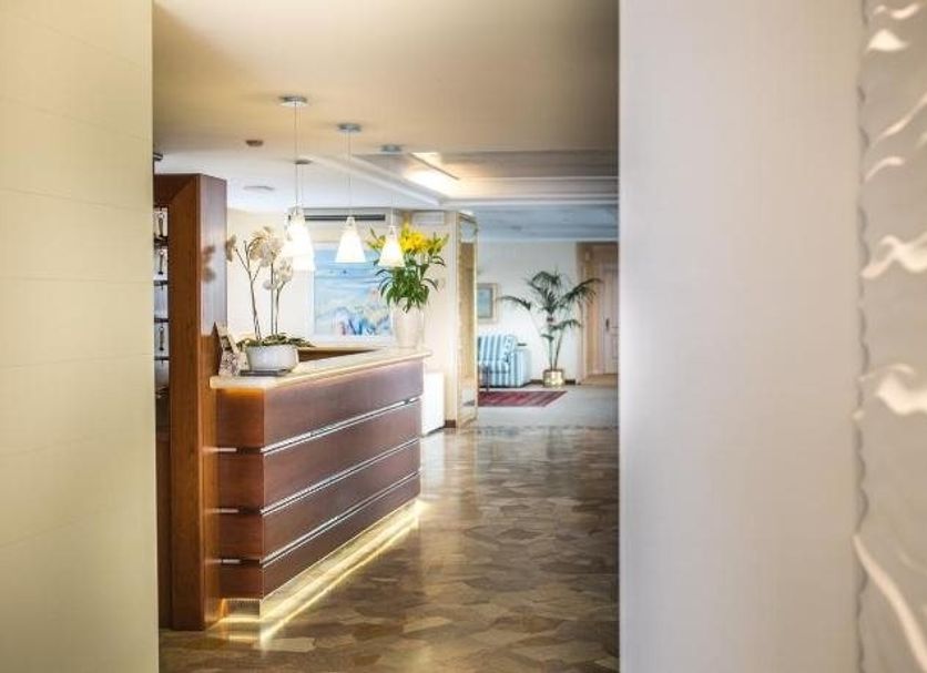 hallway Gambar