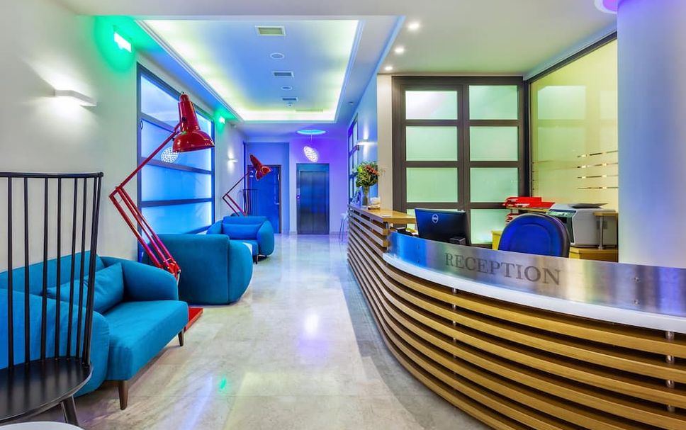 Meja Penyambut Tetamu Gambar