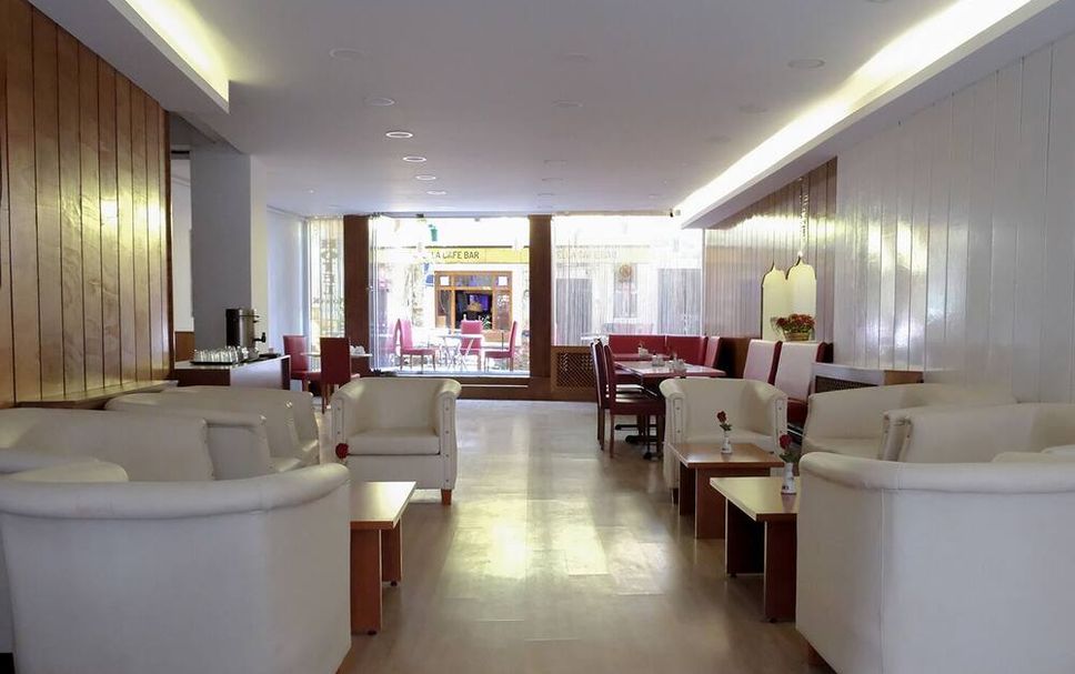 Balai Menunggu Gambar