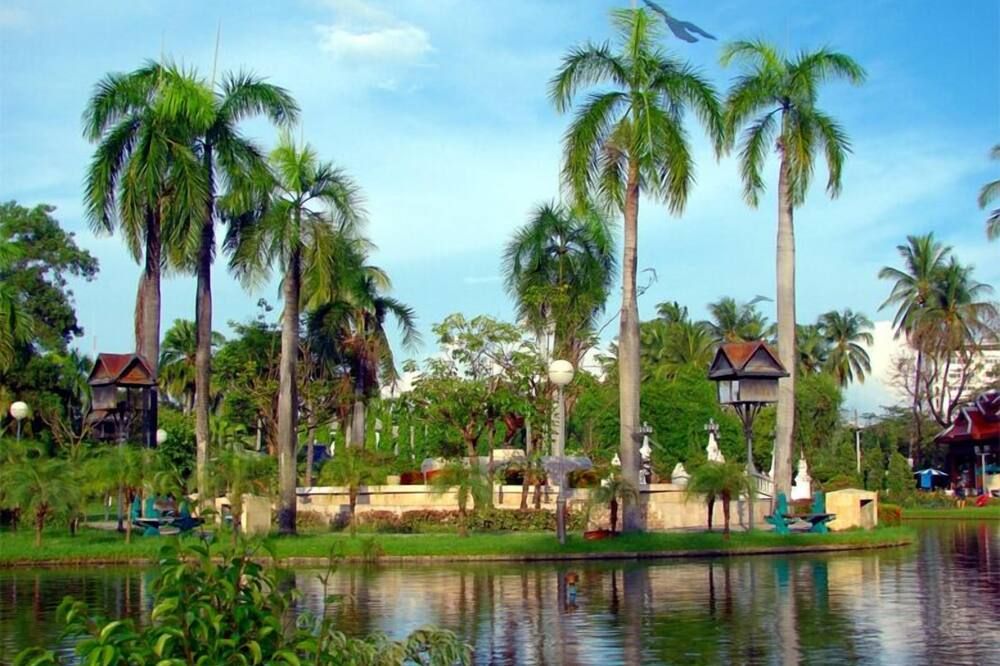 Pemandangan luar
