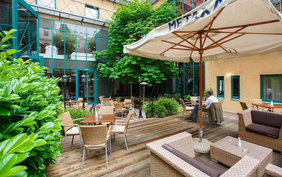 Patio Gambar