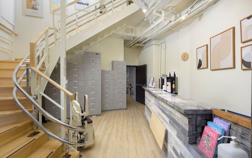 Meja Penyambut Tetamu Gambar