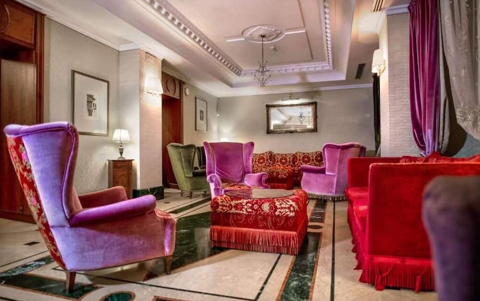 Balai Menunggu Gambar