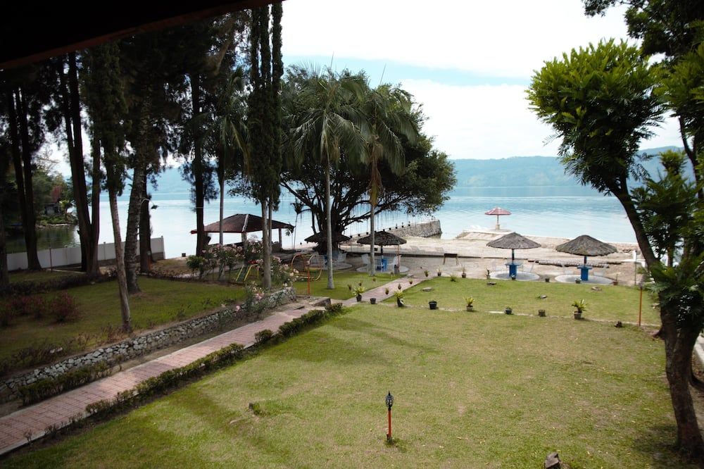 Pemandangan luar