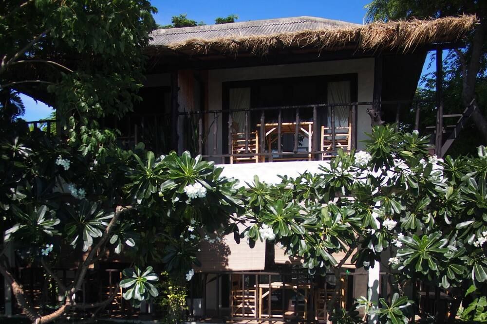 Pemandangan luar