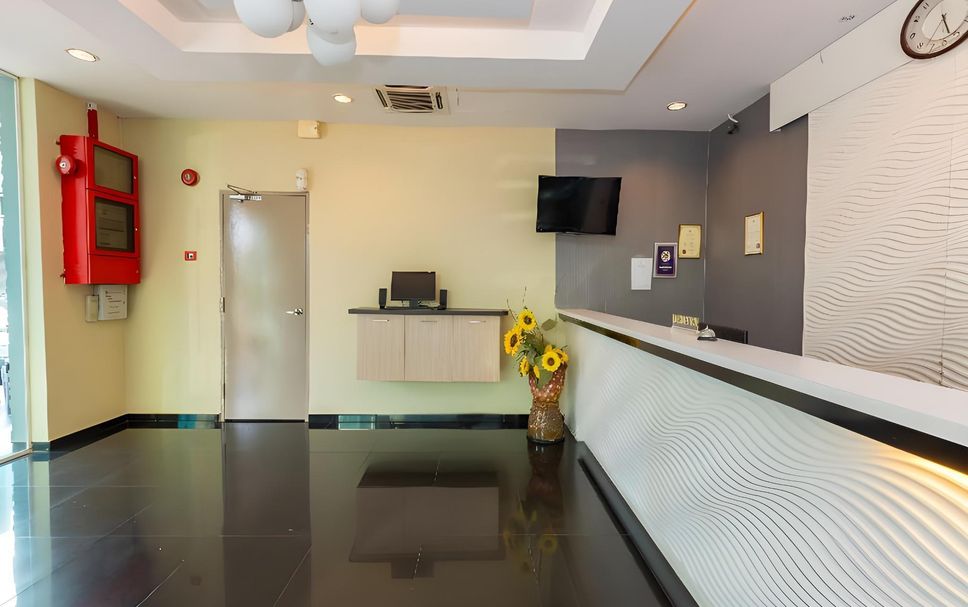 Meja Penyambut Tetamu Gambar