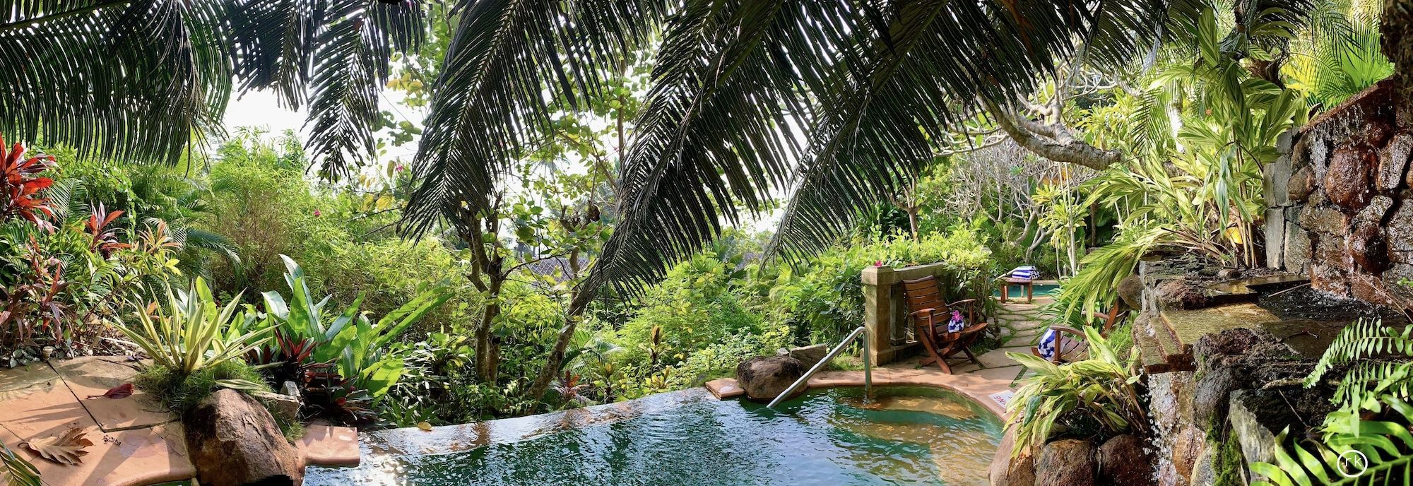 Pemandangan luar