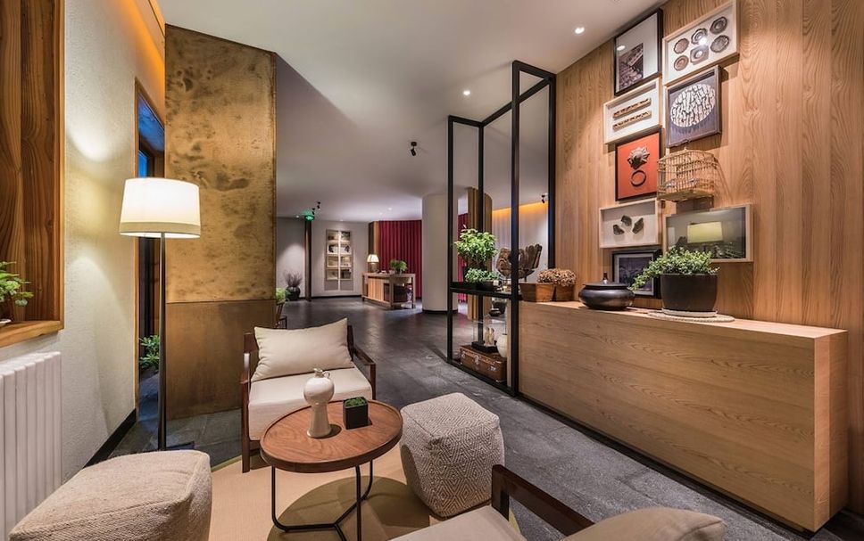 Meja Penyambut Tetamu Gambar