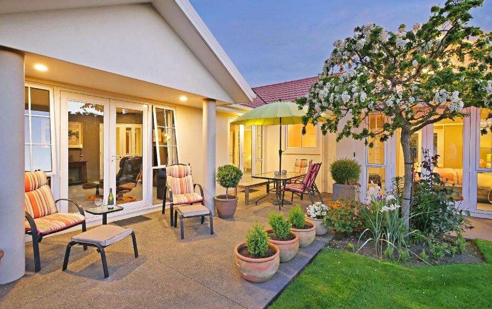 Patio Gambar