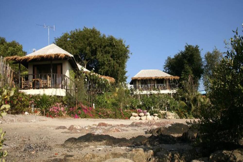 Pemandangan luar
