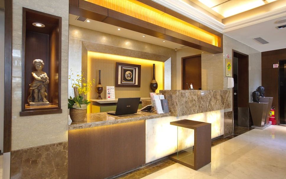 Meja Penyambut Tetamu Gambar