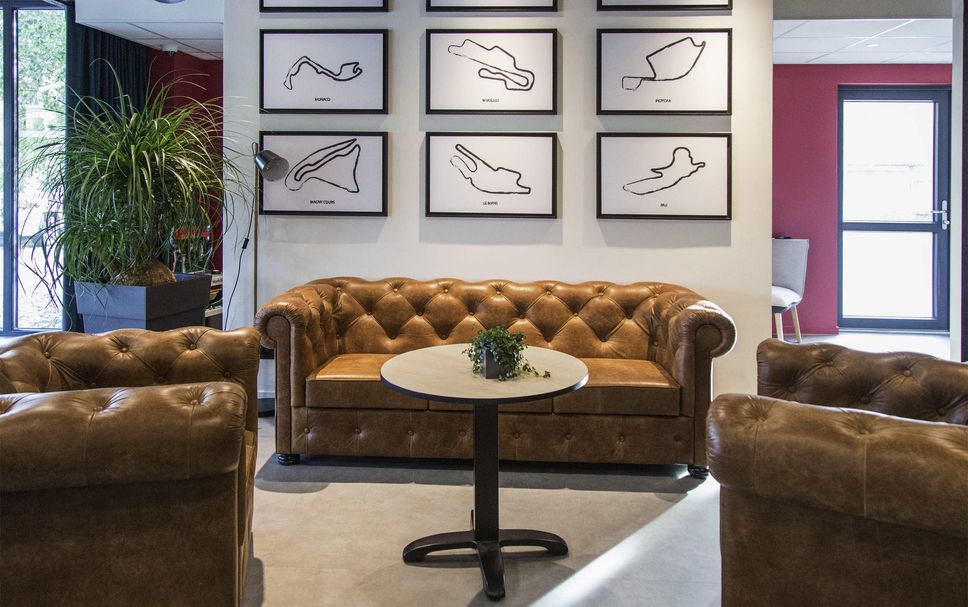 Balai Menunggu Gambar