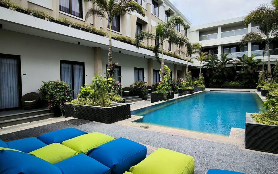 Kolam renang Gambar