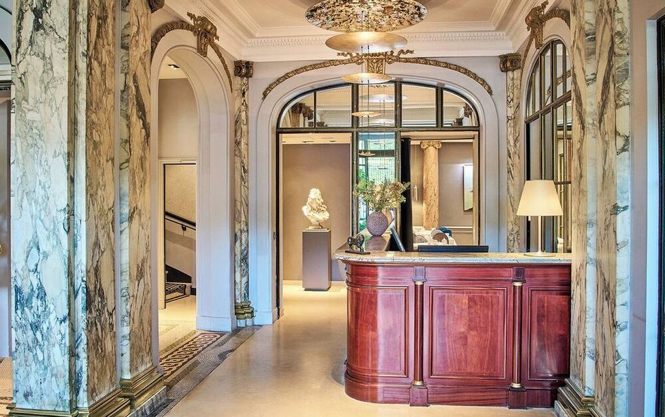 Meja Penyambut Tetamu Gambar