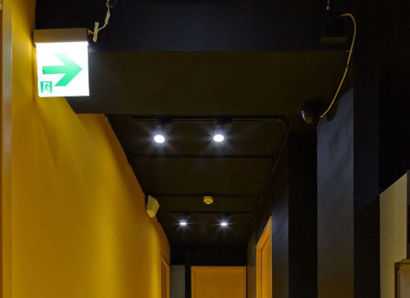 hallway Gambar