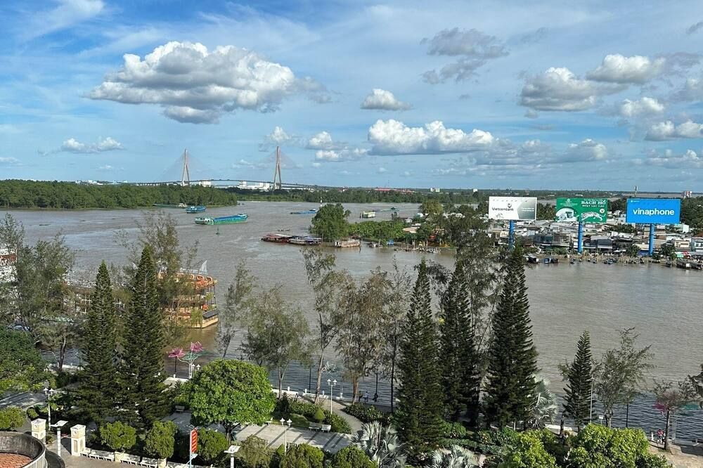Pemandangan luar