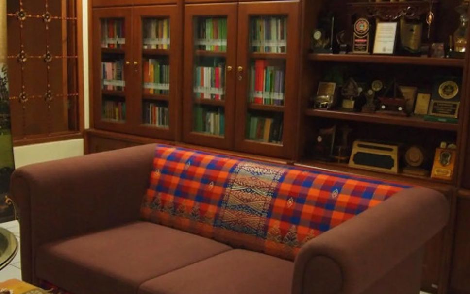 Balai Menunggu Gambar