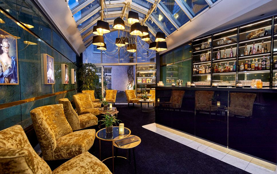 Balai Menunggu Gambar