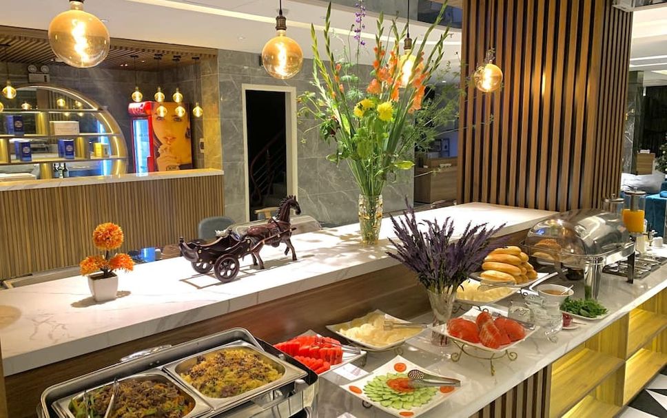 Buffet Gambar