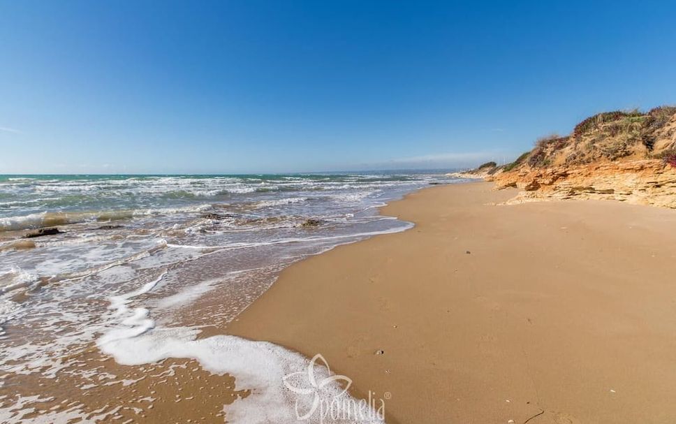 Pantai Gambar
