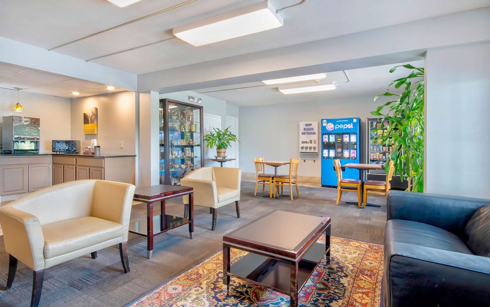 Balai Menunggu Gambar