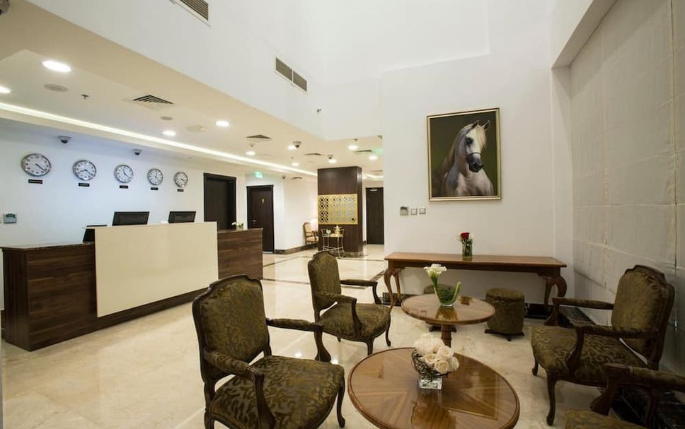 Meja Penyambut Tetamu Gambar