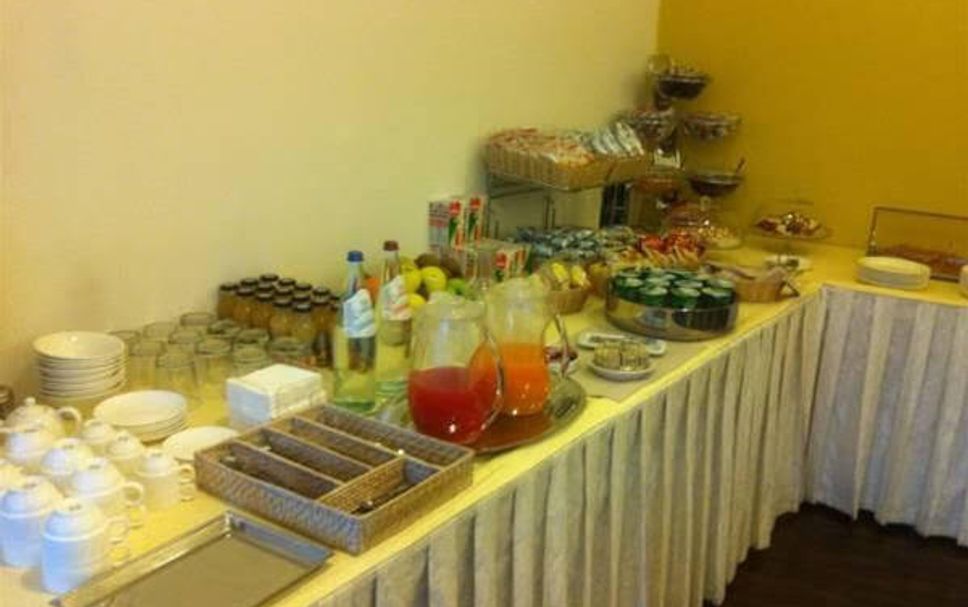 Buffet Gambar
