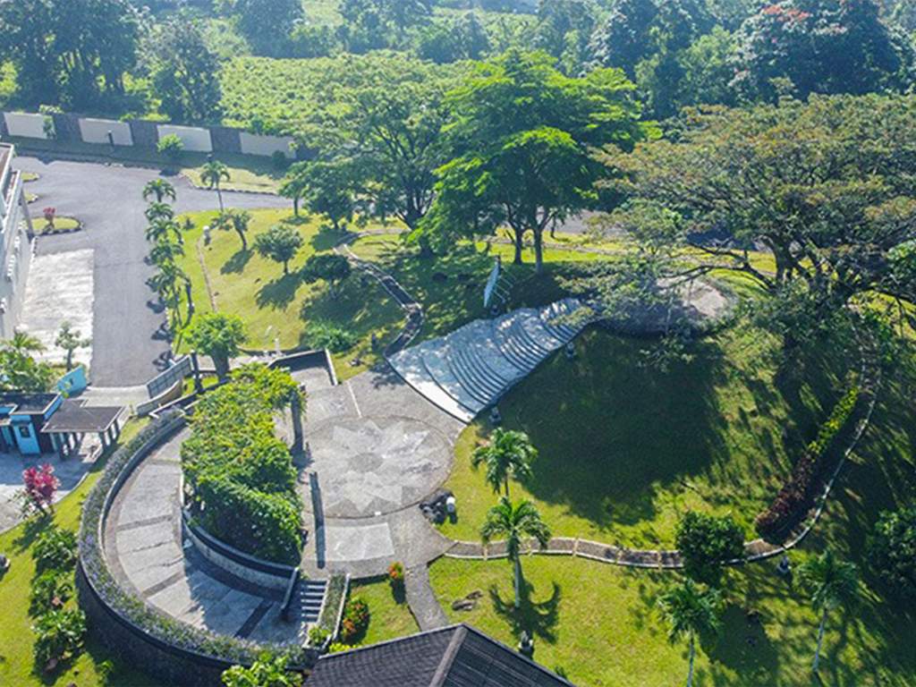 Pemandangan luar