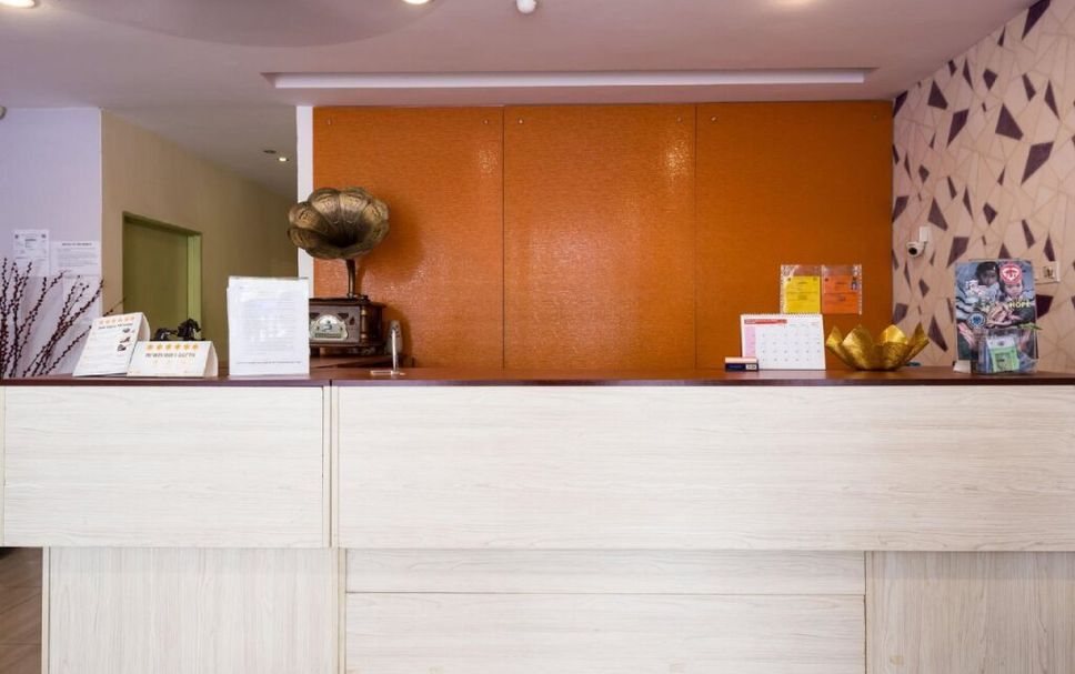 Meja Penyambut Tetamu Gambar