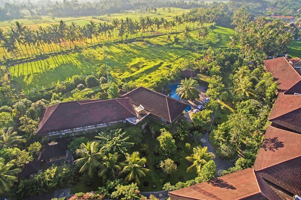 Pemandangan luar