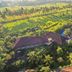 Pemandangan luar